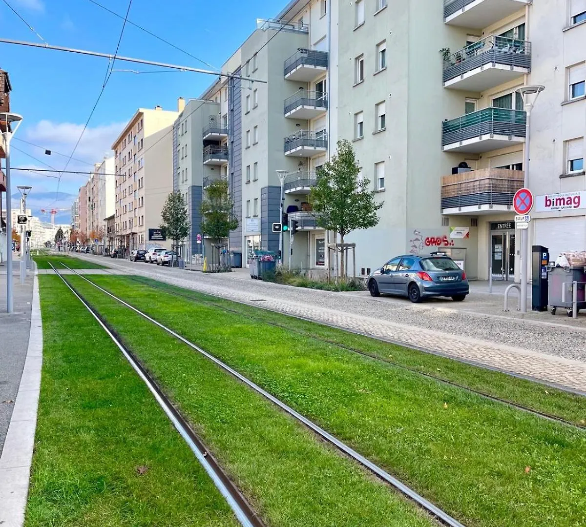 Le Golden Acces Direct Tramway Geneve Avec Parking Apartment Ambilly