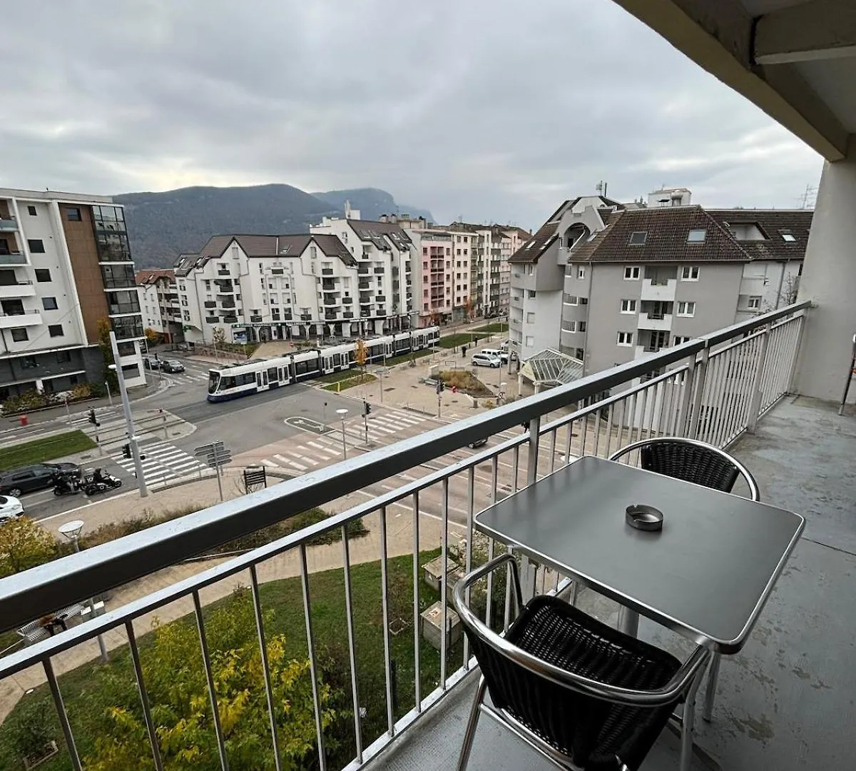 Le Golden Acces Direct Tramway Geneve Avec Parking Apartment Ambilly France