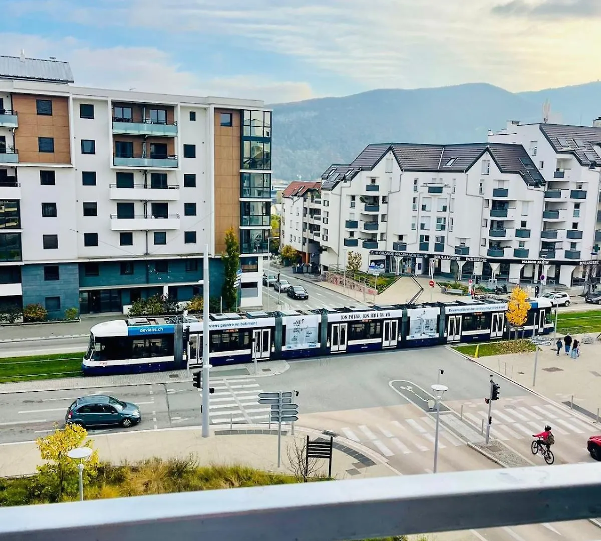 Le Golden Acces Direct Tramway Geneve Avec Parking Apartment Ambilly