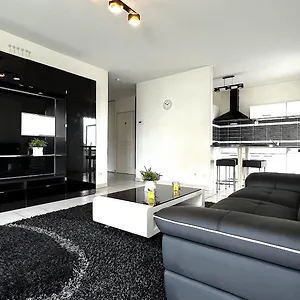 Homey Genius - à 100 M De La Douane/terrasse Privée Ambilly
